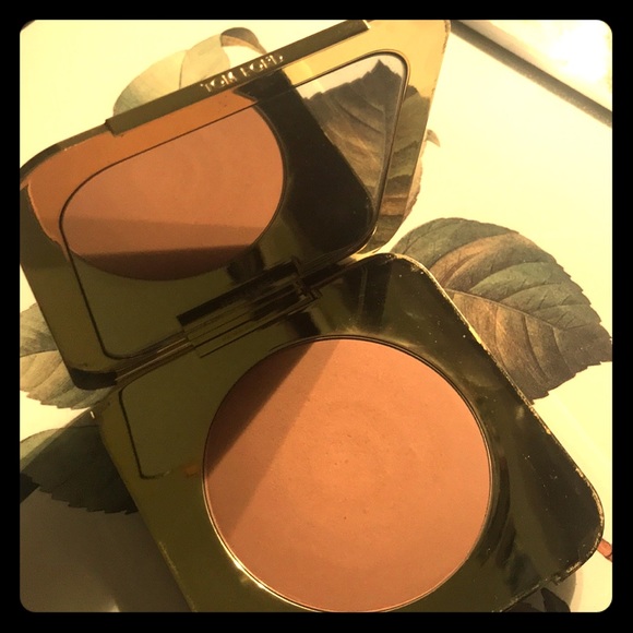 Tom Ford Bronzer in 02 Terra - Picture 1 of 4